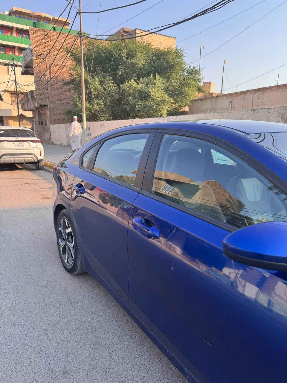 السلام عليكم 
فورتي موديل ١٩ محرك ٢٠٠٠ دوش كير AT 
رقم مثنى معوقين إب شهر ١١ اتصير حرة 
حادثة موجود بل الصور 
موجودة بغداد المنصور 
سونار موجود 
105$ وبيها مجال 
***********
