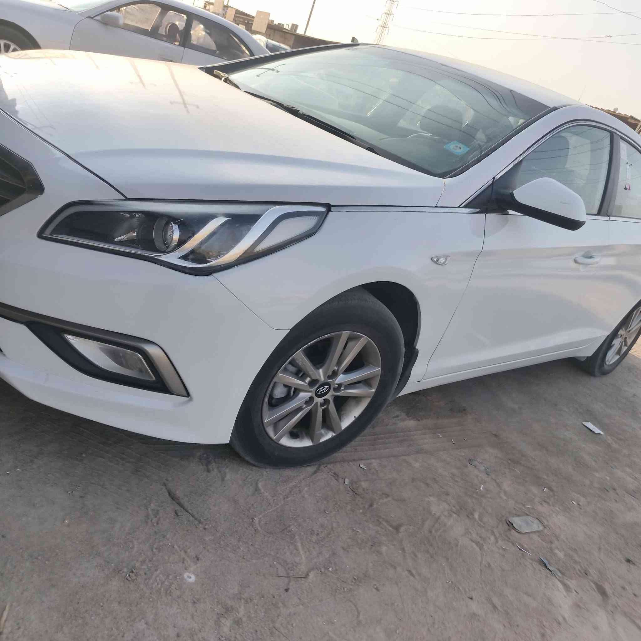 سوناتا 2017 ادوات توام رقم بغداد جنوبي طبق الاصل قصه شنطه دخول جديد استوى طالعه حداده تبريدتايرات جدد برغي ماذب عليها سياره غاز انسى الصرفيه مسجل تبريد خلفي وامامي سعر 46 مكاني بصره***********
