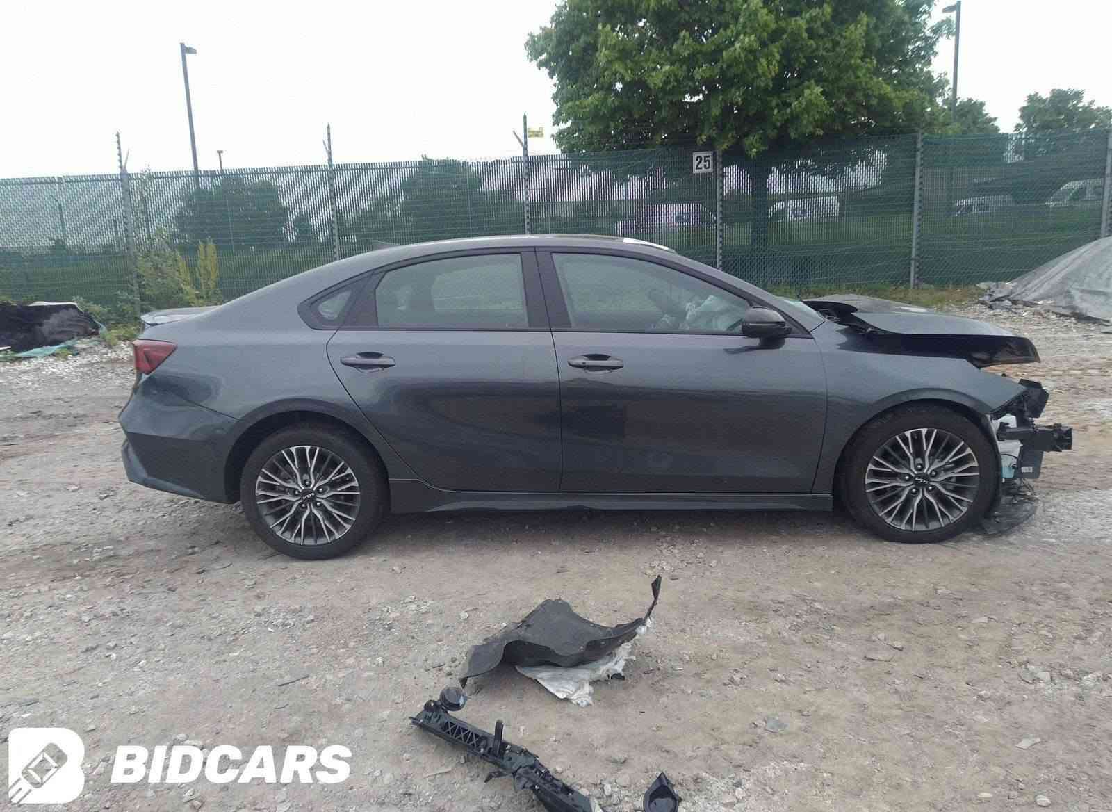 السلام عليكم فورتي مديل 24 وارد امريكي معوقين حادثها موجود بل صور مكينه بيها كازكيت سعرها 115
***********

نص مكتوب في الصور:
- BIDCARS