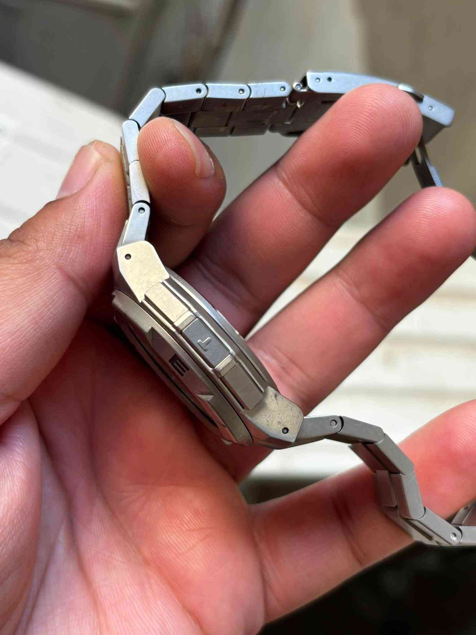 🌹سلام عليكم🌹
تيسوت تاج اسويسري اصلي غنية عن التعريف  فول تيتانيوم  من موديلات المميزه لون مينه مميز 

نظافة ممتازه جدا 

🔹بوصلة

🔹قطر الساعة ٤٢

🔹رنك خارجي دوار 

🔹درجة حراره🌤

🔹اكثر من منبه ⏰

🔹عداد ركض &ومؤقت ⏱

🔹عقارب مضيئة في الظلام 

------------------------------------

💎سعر الساعة 300 دولار قفل 

------------------------------------

🛵يوجد توصيل 🛵

للاستفسار📞  ***********
