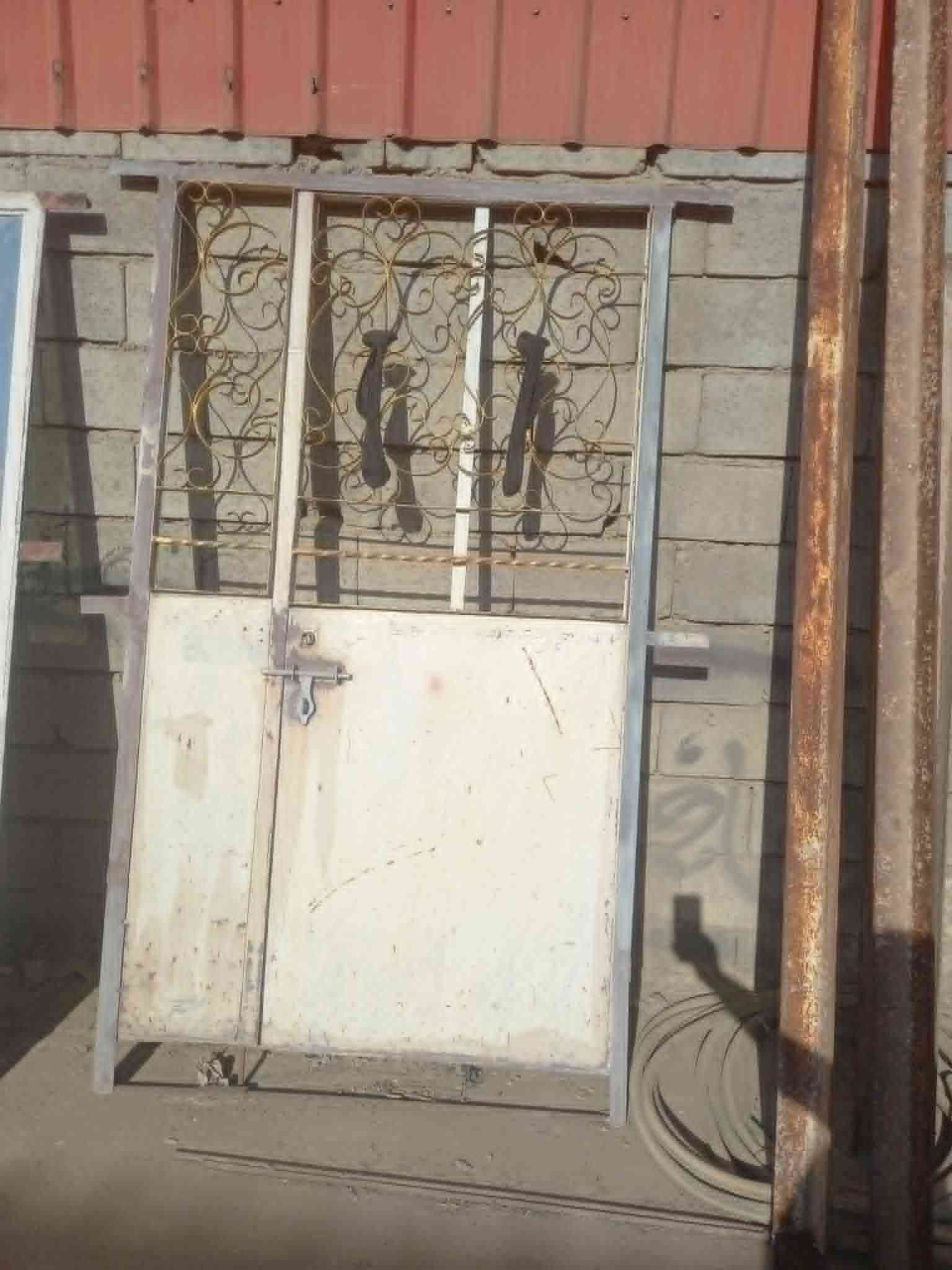 بوب مع شبابيك حديد للبيع
المقداديه شهربان 
ا***********
