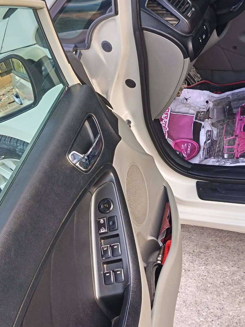 فورتي 15 وارد امريكي خصوصي بيه باب وجاملغ مكينه دوش 2000 شرط مامفتوحه كير شرط تبريد خير من الله 
تريد وكاله تريد تحويل داخل جلد السياره مال جناي 
السعر 92 بيه مجال العنوان ناصريه الاسكان الصناعي 
للأستفسار ***********
