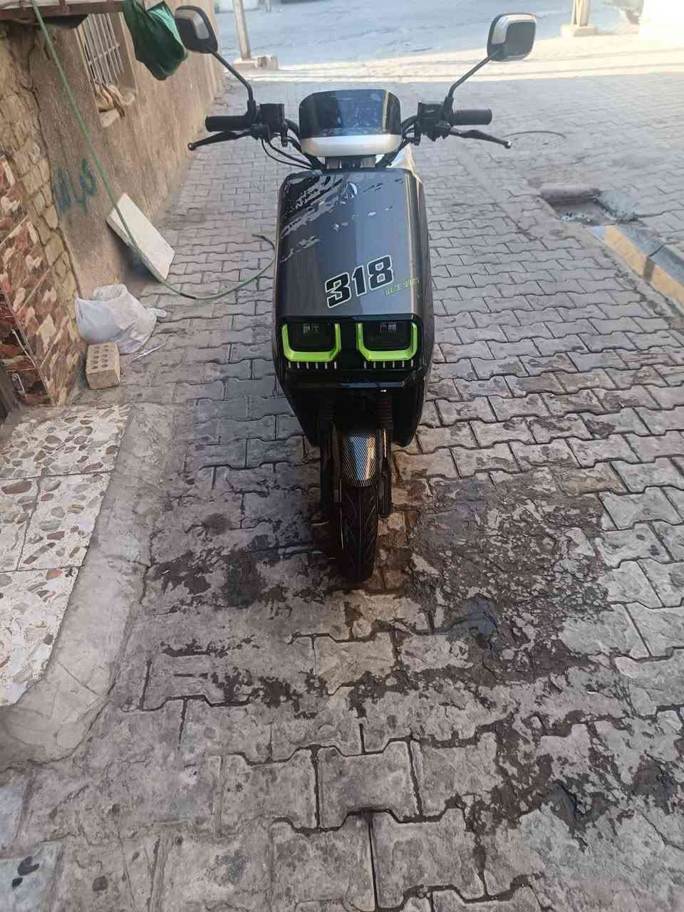 السلام عليكم دراجه شحن للبيع دراجه عارضها 600 600 وبيها مجال دراجه نقص بس سبايدر الرقم ***********
