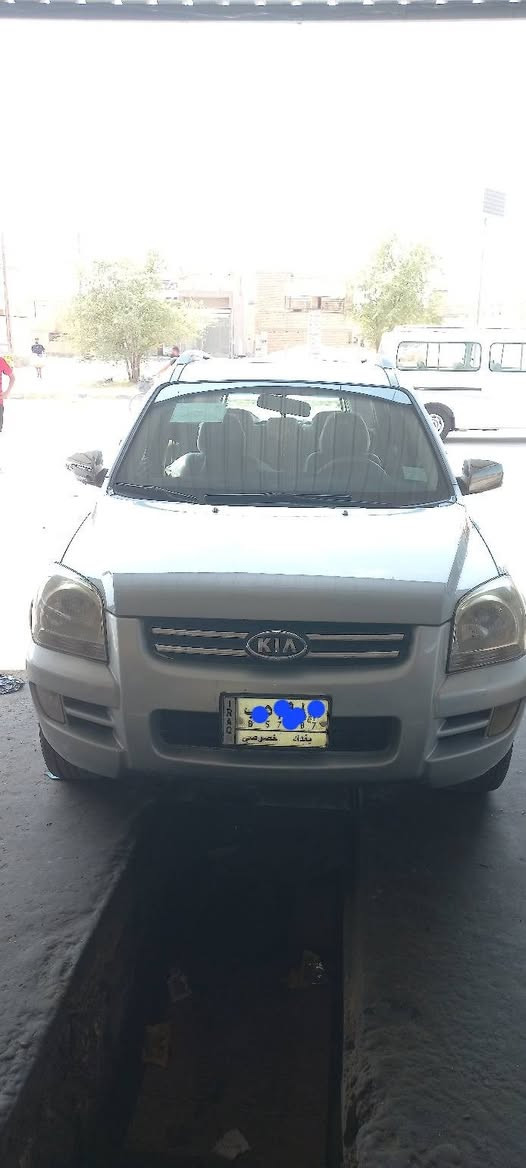 السلام عليكم سبورتج2008 خليجي كلشي شغال بيها استعمال بيت فقط كل شهر اطلع بيه مره لان شغلي بصف بيتي حلوه مثل ما موضح بالصوره للبيع مابيها ضربه تبريد شغال 
محرك ٦سلندر ٢٧٠٠ سنويتها لل٢٠٢٧ بأسمي ثاني يوم احول مطان السياره بغداد سبع البور 
***********واتساب تجي تفحص تعجبك اخذها اني مااعرف بالسيارات  @إشارة 
***********
