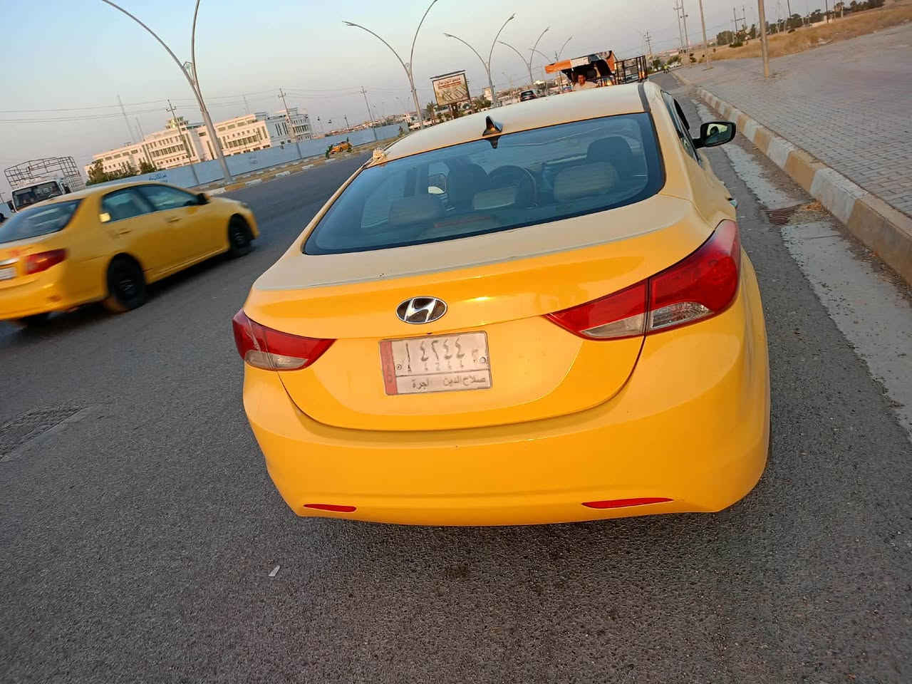 للبيع | هيونداي إلنترا تكسي كندي موديل 2012
عنوان / كركوك حي الواسطي 📍
/ رقم صلاح الدين

* موديل: 2012 (كندي – تكسي)
* الممشى: 300 ميل
* المحرك: 18 دوش
* المحرك مفتوح ويعمل بدون صرف زيت أو بخار.
* الضرر: جاملغ  طرف سكن أمامي، ومصلح.
*دوسه وتصفيات معجون بسيط
* السنوية لغاية 2027.
* تحتوي على بطاقة البنزين.
* السيارة ضمن المشروع الوطني، وشرط التحويل.
سعر 90 ورقه 
📩 للاستفسار *********** واتساب
