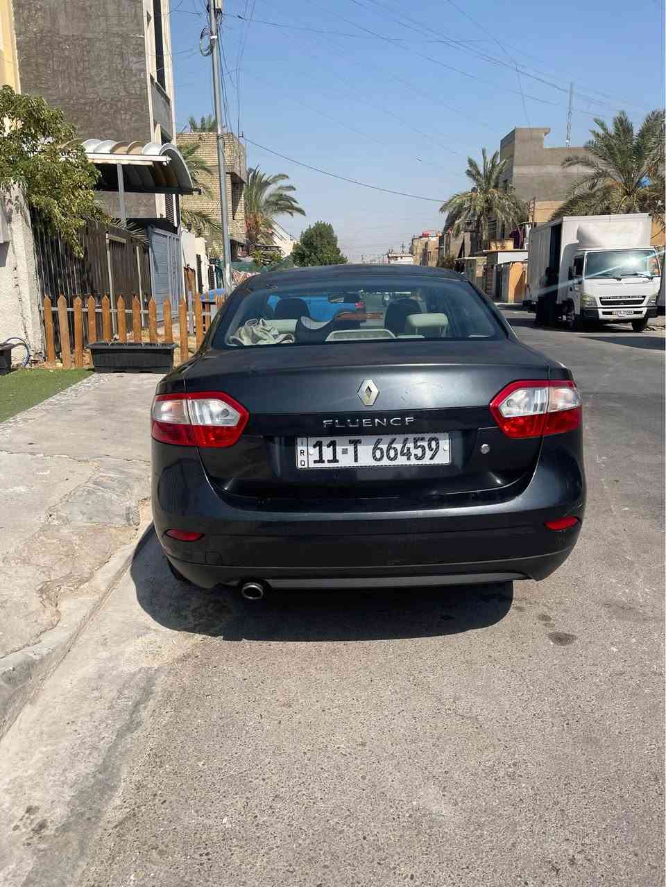 السلام وعليكم رينو فلورنس ٢٠١٦ 
بيها جاملغ خلفي صبغ على كد شبر  
الباقي مابي لا صبغ ولا بارد بجم كبس 
محرك مكفول حداديه جديده تايرات جدد باتري جديد 
ماشيه ٧٨ كم 
السعر ٦٩ وبي مجال 
مكان السياره الشعب 
*********** بغداد, العراق

