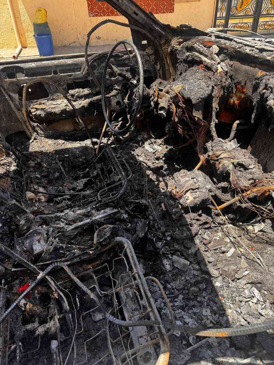 السلام عليكم
بيجو 405 للبيع على وضعها
مكينه وكير كفاله 
السعر ٨ اوراق 
***********
