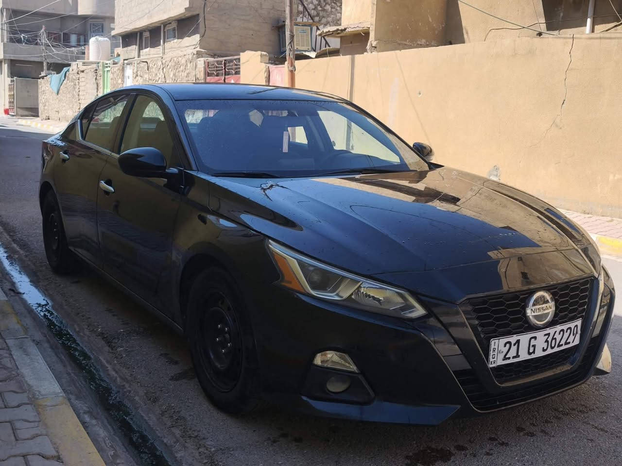 للبيع: نيسان ألتيما 2020 (Nissan Altima S)
سيارة بحالة ممتازة جداً ومكفولة

المواصفات:

الموديل: 2020

الفئة: S

المحرك: 4 سلندر (2.5L) اقتصادي جداً في استهلاك الوقود

ناقل الحركة: أوتوماتيك (CVT)

الشاشة: شاشة لمس تدعم Apple CarPlay و Android Auto

التشغيل: بصمة تشغيل (Push Button Start) مع دخول ذكي

التشغيل عن بعد: متوفر

أنظمة الأمان:

نظام مانع تصادم أمامي مع كبح طوارئ تلقائي

كاميرا خلفية بدقة عالية

نظام تثبيت السرعة (Cruise Control)

الإضاءة: أضواء أماميّة أوتوماتيكية (Auto Headlights)

تبريد ثلج 

معلومات إضافية:

گیر محرك بشرط

الحادث / سونار موجود 

السعر خاص 

المكان:  صلاح الدین قضاء طوز

رقم التواصل: ***********
