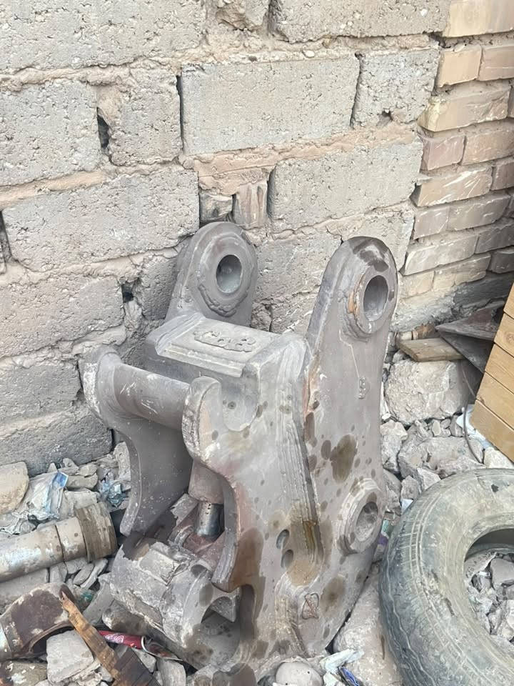 سلام عليكم اللبيع جك ثانوي حفاره نضيف مع كماشة بيم 80  مكان ديالى ***********‏

