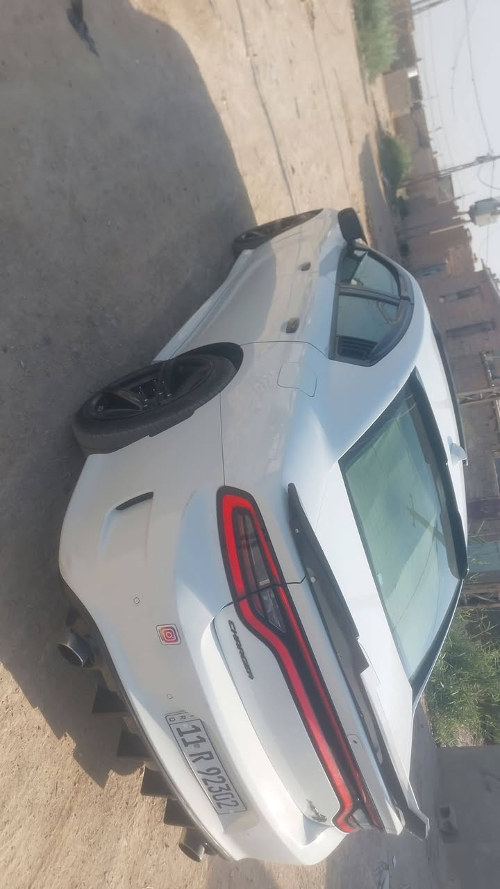 دوج جارجر سكات باك فول مواصفات 
فتحة سقف
مقاعد جلد تدفئه تبريد 
خزن ميموري 
رادار جانبي 
نقاط عمياء 
رادار خلفي 
شاشه كار بلي جديده 
شفتات ستيرن 
مراوح srt 
اكسل قفل srt
الاكزوز دبات سود وزرع بوابات كتم
 غرفه روز رايز 
عليها برمجه   كتوف وطلقات  
ويل نجمه اصلي 
ولف حماوه ريسنك 82 اصلي 
بلكات ngk  الاصلي 
اويل كاج كان اصلي
اناره محيطيه داخل السياره
 
عدسات اوزوم  +عين الشيطان +وشم المازده +اوركال متغير جهازين بلوتوث 

وكت كامل من الكماليات شفه ودوس ولحيه 
 

2018 حادث امريكا جاملغ وبنيد سونار موجود 

ماشيه ١٠٠ مايل
***********

مكاني واسط كوت رقم بغداد بغداد دولي تحويل ثاني يوم السعر ١٦٥ وبيها مجال للشراي
