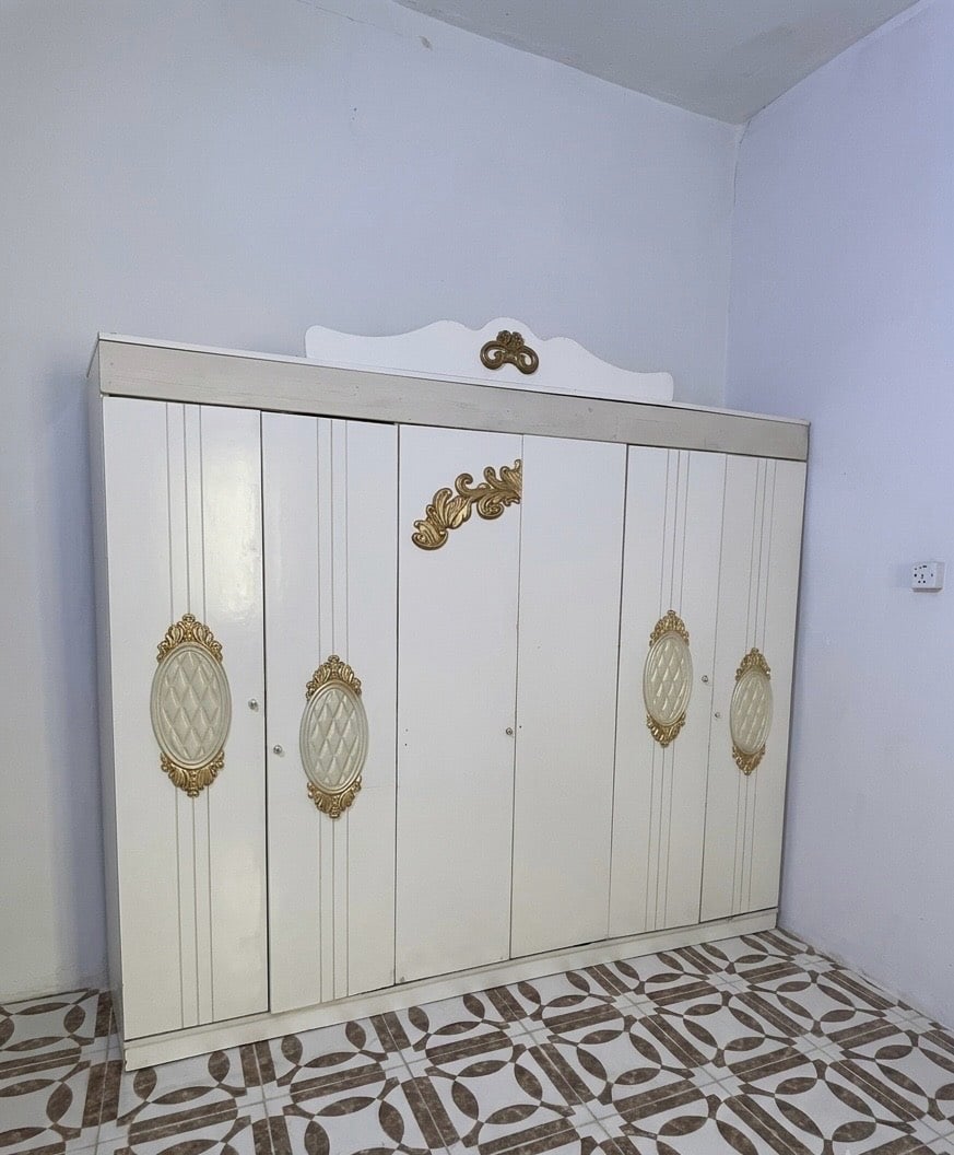 السلام عليكم غرفه نوم تركيه جديده ما مستعمله هواي