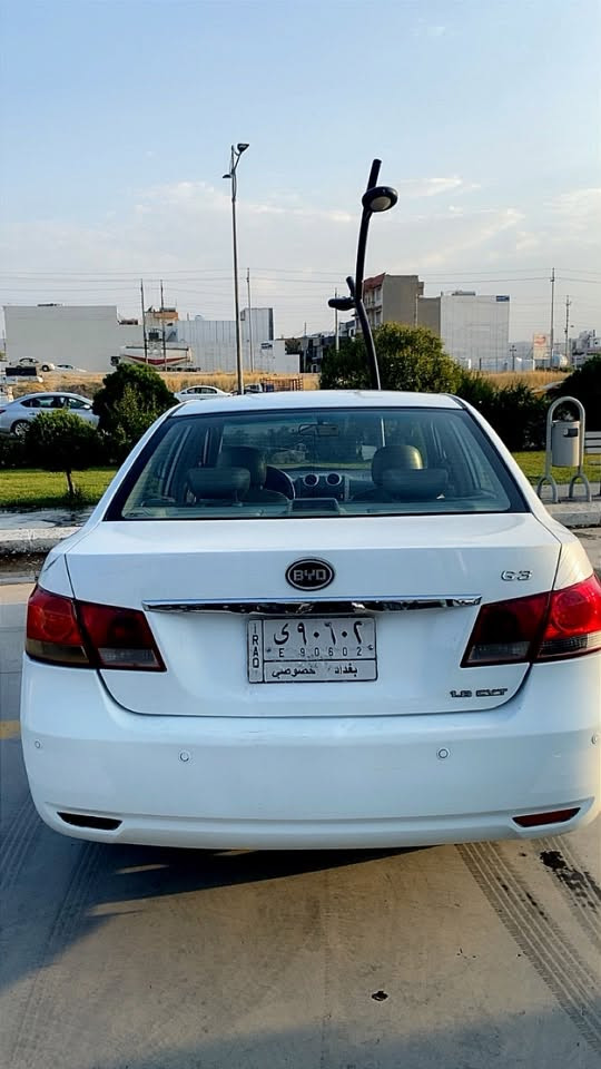 BYD G3
مۆدێل ٢٠١٤
توند و تۆڵ و بێ مەسرەف مالی دۆست
گیر و مەکینە بەشەرت
زۆر جوان و ریک و پێکە بێ دەعم و لێدراویە
کامل مواسەفات تاقم تایە و ویلی تازە پاتری یازە
سەیارەکە کامل جایزە 
سەنەوی پلاستیك بەشەرتی ئەوەلیات و مالی مەدەنی
شوێن : سلێمانی
ژمارە : ***********
