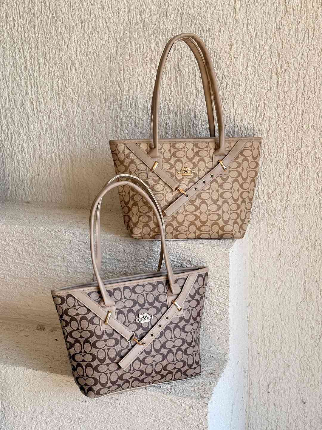 ⁨	✨ ماشا للاحذيه و الحقائب ✨ 

عرض 38cm
ارتفاع 24cm
القاعده 10cm

ماشا للاحذيه و الحقائب 
الديوانيه عفك سوق الجمعه الاول

متوفر توصيل محافضات 
توصيل مجاني داخل عفك 

للحجز دايركت 💌

.
#اكسبلور #عروض #العراق #ماشا_للأحذيه_والحقائب #جاي_من_اكسبلور⁩

نص مكتوب في الصور:
- الوردى نفذ
- ١٠ الف