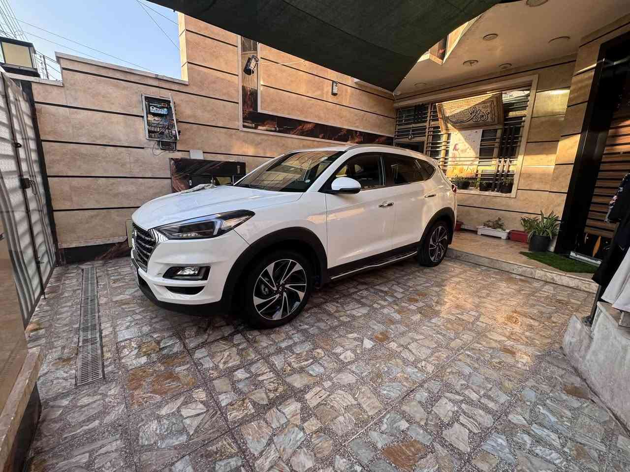 سلام عليكم للبيع توسان خليجي موديل ٢٠٢٠
السعر ١٧٧

حساس خلفي  

بصمة تشغيل 

بصمة أبواب 

محرك 2000 دوش 

كشنات الأماميه كهرباء  

تبريد قطعتين وتبريد چكمچه 

شاشه اصليه

كأمره خلفيه دواره 

انفكيش خرائط GPS 

أشاره ترحيب 

مرّي شفط 

مود درايف 

شاحن واير ليس 

ثلاثة أنظمة قيادة 

مثبت سرعه 

ترحيب ذاتي

لد امامي نهاري 

تحكم استيرن جهتين 

خمس ويل كب كروم 

. تخم تاير جديد 

خمس عدسات

السياره بيه مكانين بارد فقط بدون صبغ

مكان السياره بغداد الشعب

***********
