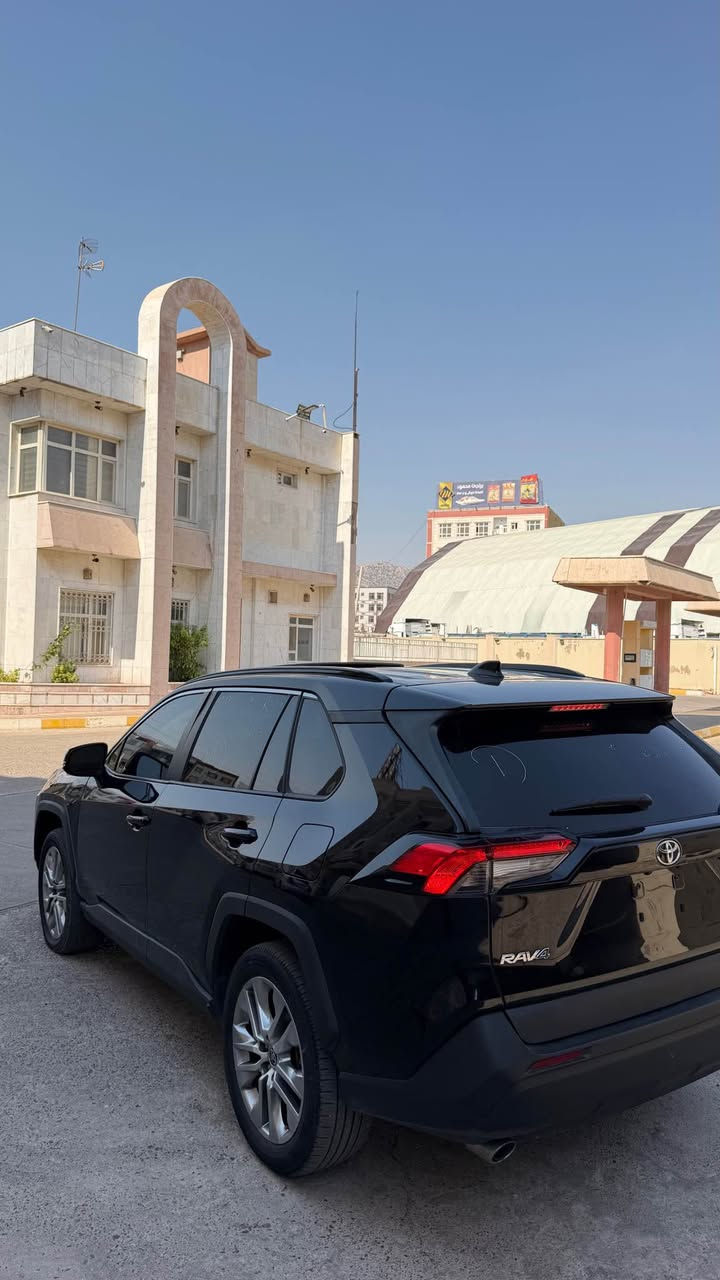 السلام عليكم 
 رافور موديل :2024
سعر : 190 
اللون :اسود 
حجم المحرك : 2.5L (4.سلندر)
 ملاحظة السيارة: بنيد صبغ بدون دواخل 100%
واحد قطع كلير امريكي 
يرباك سترين مرجع بيلادي ✅
المواصفات : XLE
فتحة
كاميرا خلفي
هاند بريك بصمة
اوتو هولد : 𝐀𝐔𝐓𝐎 𝐇𝐎𝐋𝐃 
اوتو ستارات : 𝐀𝐔𝐓𝐎 𝐒𝐓𝐀𝐑𝐓
اوتو ستوب : 𝐀𝐔𝐓𝐎  𝐒𝐓𝐎𝐏
رادار امامي (تحديد مسار)
رادار جانبي  (نقاط عمياء)
رادار خلفي (التحذير من الاصطدام)
حساسات امامي
حساسات خلفی
نظام : 𝐄𝐂𝐎
نظام : 𝐍𝐎𝐑𝐌𝐀𝐋
نظام : 𝐒𝐏𝐎𝐑𝐓
كشنات كهربائي
كشنات حار و بارد 
تحكمات استيرن
تبريد لمس 
تبريد مركزي 
لايتات (𝐋𝐄𝐃) ليد زينون بيلادي
بكلايتات 𝐋𝐄𝐃 ليد بيلادي
ويل كروم 
بعد هواية مواصفات…
‏‎تفاصيل اكثر الاتصال علی ارقام التاليه 
***********واتساب
☎️ [hidden information]

عنوان📍عقره 
‏ أقل اكر, نينوى
