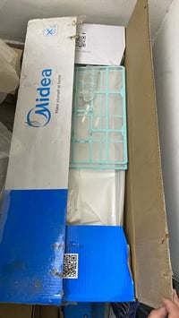 عندي قطعه داخليه جديده ميديا 1 طن للبيع 07734244638  وتساب