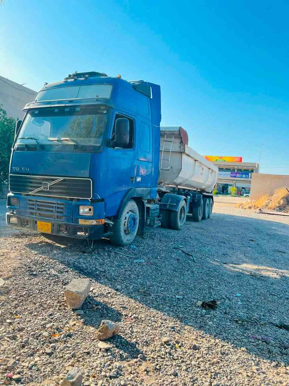السلام عليكم فالفو نساف للبيع رقم دهوك مربوطه فلات موديل 2000 كير ومحرك وشاصي شرط التايرات نص عمر سياره جاهزه ع الشغل السعر 170وبيها مجال للستفسار ***********
***********
