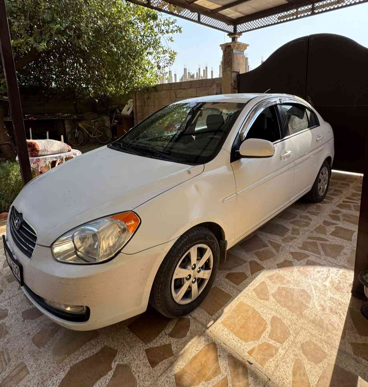 🚗 للبيع هيونداي أكسنت

🔹 اللون: أبيض
🔹 المحرك: DOHC 16V
🔹 السيارة وارد امريكي 
🔹 الموديل: 2010
🔹 الممشى: 76 ألف ميل
🔹 القير: أوتوماتيك
🔹 السيارة موجودة وجاهزة للفحص والمعاينة
🔹 الملاحظات ضررها بوند وجاملغ خلفي فقط بدون دواخل ولا شواصي شرط 
رقم نينوى مسطره سنويه وهزه جديده 
شرط التحويل
📍 الموقع: موصل حي الميثاق 
💰 السعر: 103 وبي مجال 
📞 للتواصل: ‭***********‬
