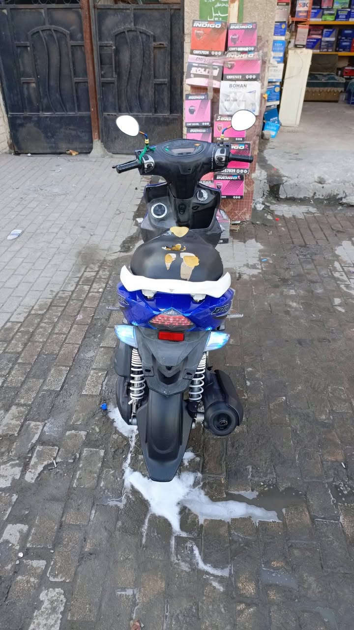 سلام عليكم
دراجه جيتي ار قديم 
شلعا ومعدل:✓
ما مفتوحه جيب وياك الف فيتر:✓
مكينتها ناعما :✓
قفل ستيرن قفل جنطه قفل بانزين كلها شغاله ؛✓
اشاير عالي ناصي كلهااااا شغاله برغي ما مفتوح بيها :✓
كفر تجاري اصلي اصلي تايوان شرط دورت عليهن بالسجن كوه اله لكيتهن:✓
سعر 850وبيها مجال مكاني بغداد الحبيبيه 
***********
