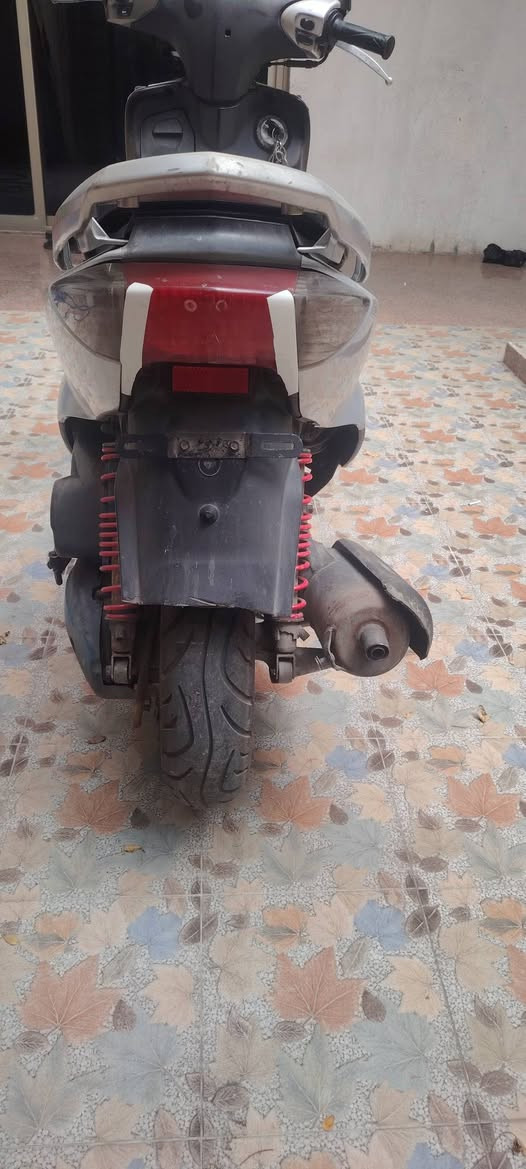 سكنس نثيه 140 للبيع
دراجه امانة الله نشطه ومتعبك
محرك ممفتوح كلجات بلادي
كهربائيات كلها شغاله سلف نكره كفرات بلادي
اذا عندك ايراني نضيفه نزلها اراوس واذا تشتري هلا بيك
*********** دك عليه وبيك خير ودلل

