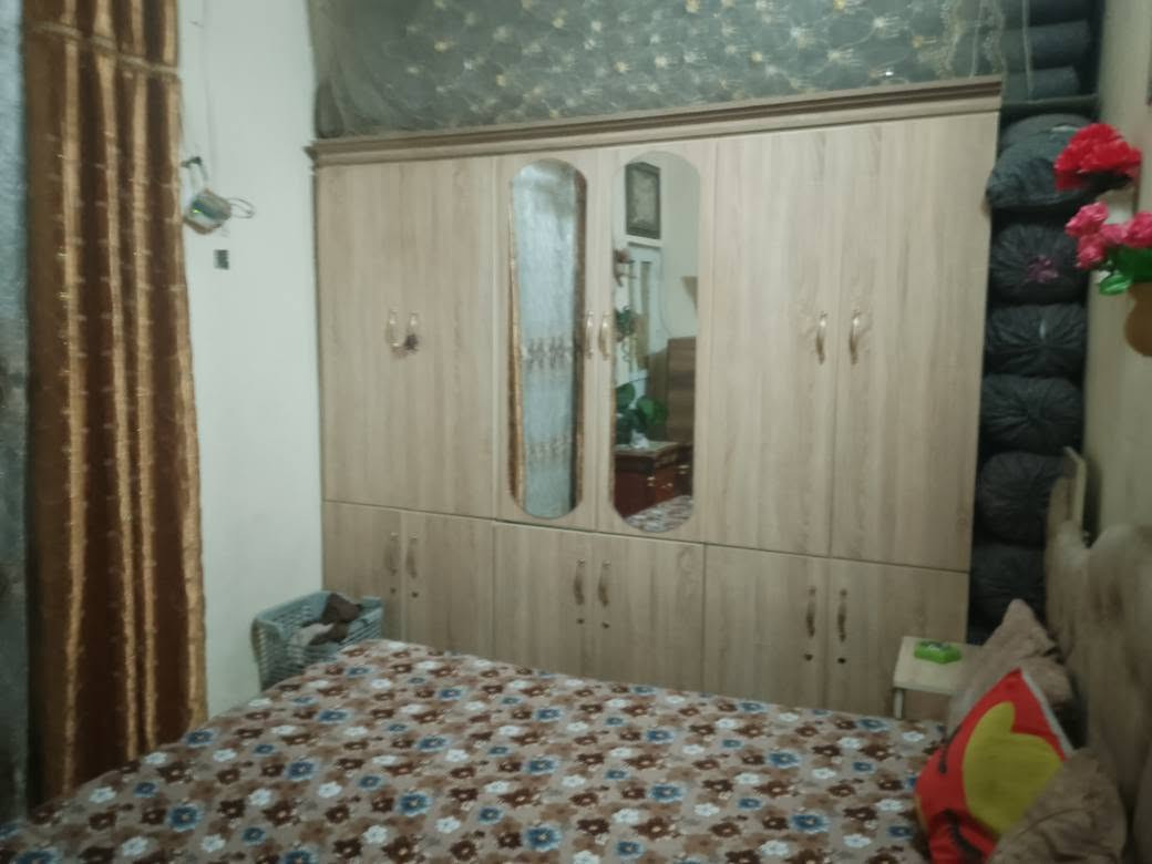 غرفت نوم جديده مستعمله شي قليل مال بيت البيع السعر 500 وبي مجال العنوان كركوك حي الوسطي *********** كركوك, العراق
