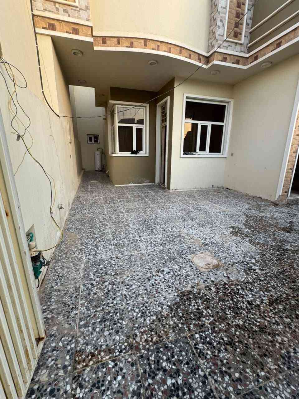 بيت للبيع في الفلوجة  مجمع النخيل السكني
 250‪ مساحة البيت م
الواجهة 12 ونص
نزال 20
شارع 20
كراج سبارة 
طرمة كاشي
غرفتين صالة مطبخ حار وبارد استقبال
 وحديقة
طابق واحد
السعر ٢٠٥ مليون وبي مجال
للاستفسار ارسال رسالة على الواتس اب
***********
