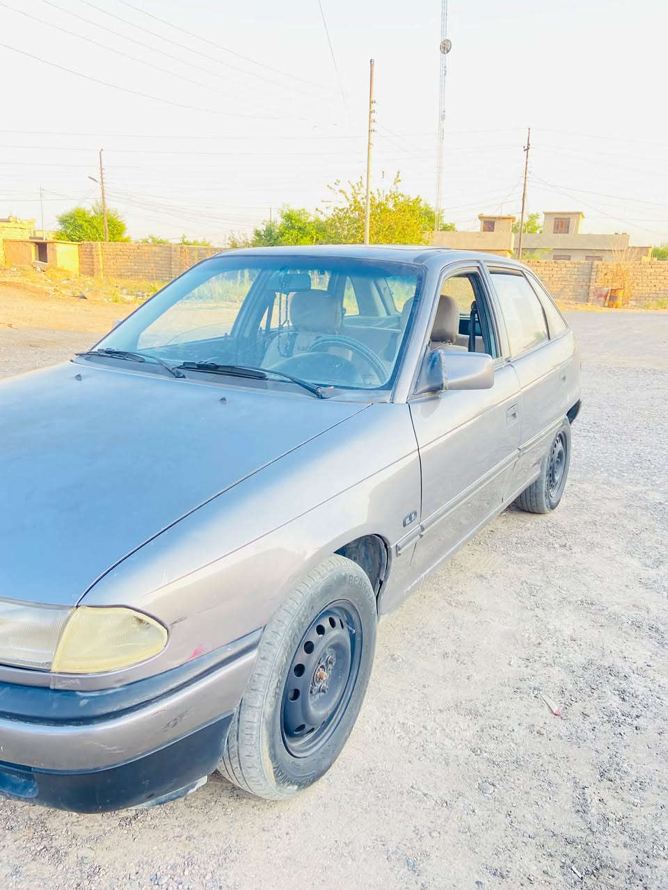 سياره اوبل استرا ٩٢ ما عايزها برغي شغل وامشي تحويل ثاني يوم السعر ٣٧ وبيها مجال  رقم الهاتف ***********
