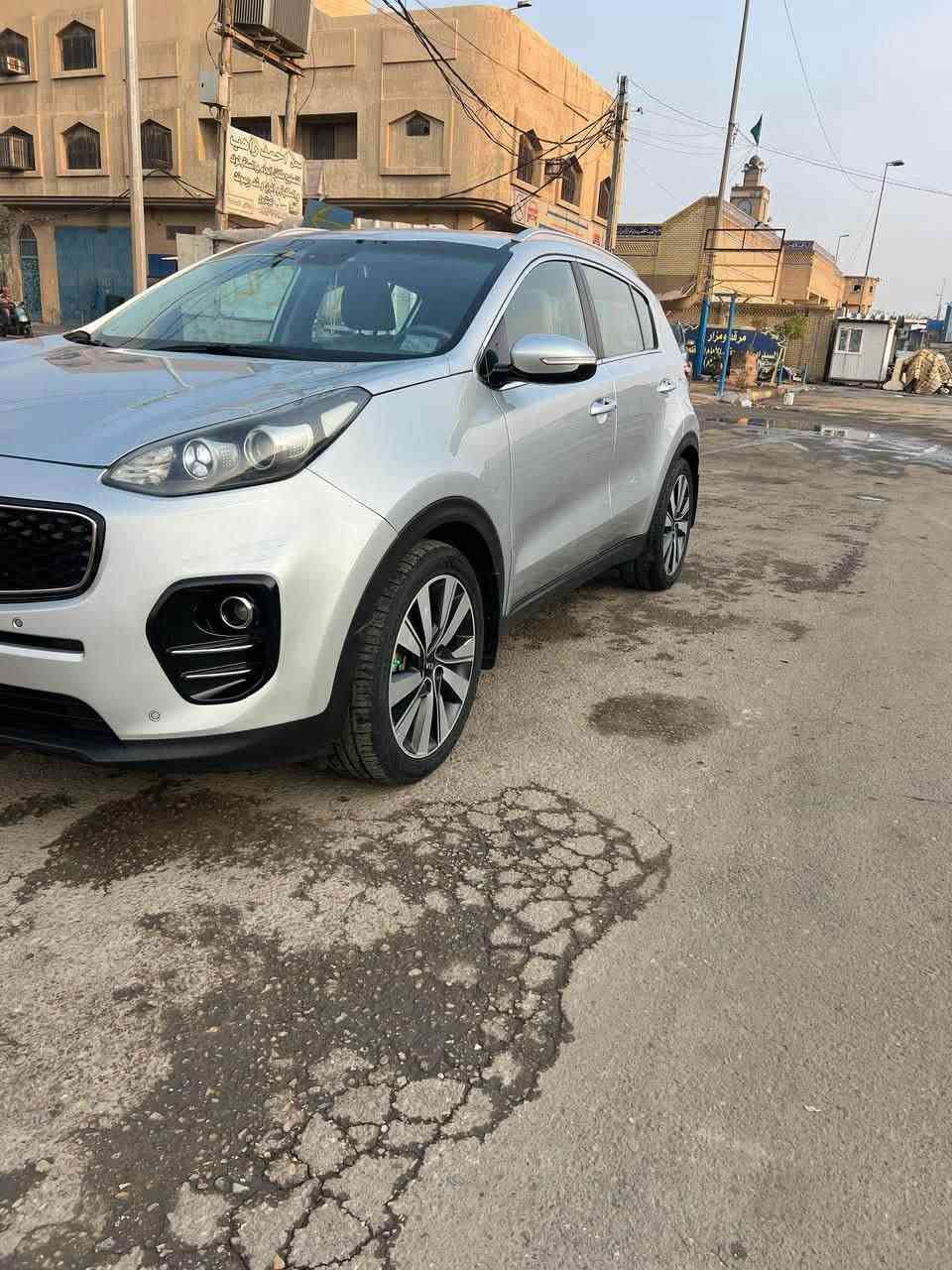 السلام عليكم
من رخصه الادمن

سبورتج 2017 خليجي  مري شفط اشاير بالمري 

 حساس امامي خلفي

 تبريد قطعتين 

 محرك 2000 دوش المرغوب 

 ثلاث وضعيات قياده

 شاشه كامره 

86 ماشيه حقيقي تعبر ١٢٠ دك جرس
 

مكاني بغداد الكماليه 

بسمي السياره وهزه جديده وسنويه جديده 

للاستفسار على الرقم ***********
