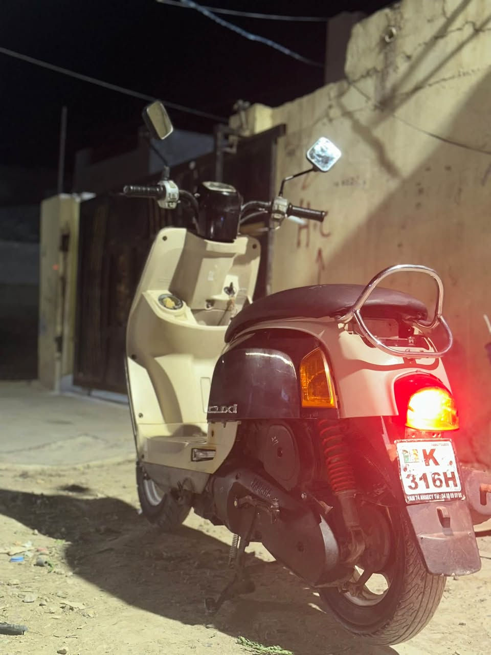 بوليس • كابريته • نشاط
