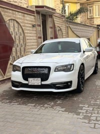 كرايسلر 300 S • ماشيه ١٠٠ • دعاميه امامية