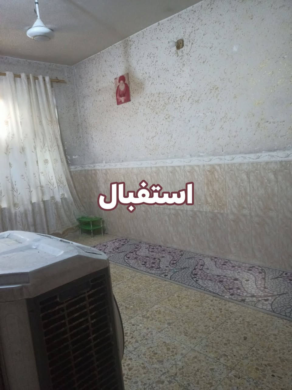 السلام عليكم
بيت للبيع
مساحت البيت 75متر
الطابق الاول 
يحتوي على غرفه نوم واستقبال
وصاله ودرج وحمام  داخلي وحمام خارجي ومخزن
الطابق الثاني 
يحتوي على غرف نوم 2 حمام داخلي مطبخ وصاله وبيتونه
البيت مبني الطابق الثاني فرمستون شغل درجه أوله 
والسطح امطبك كاشي الاتصال ***********
العنوان حي النصر الثانيه ***********
