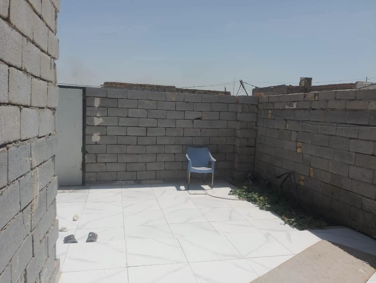 بيت بدور سيد حمزه نوله خامسه 
 عكاده بلوك كهربائي مساحه ٢٠٠ غرفتين دوانيه صاله صحيات داخلي خارجي 
بس دوانيه عوزه عكاده لبخ بياض سراميك 
السعر ٣٤ وبي مجال الشراي ***********
