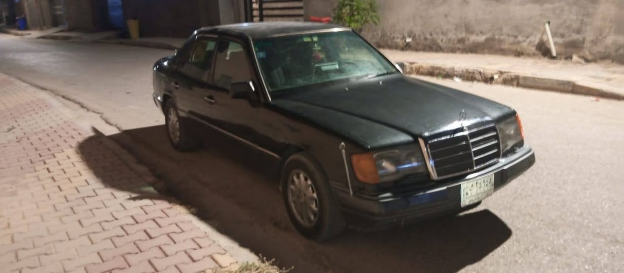 السلام عليكم
مرسيدس للبيع موديل 93رقم بغداد مكاني بروانه الستفسار عل رقم ***********
