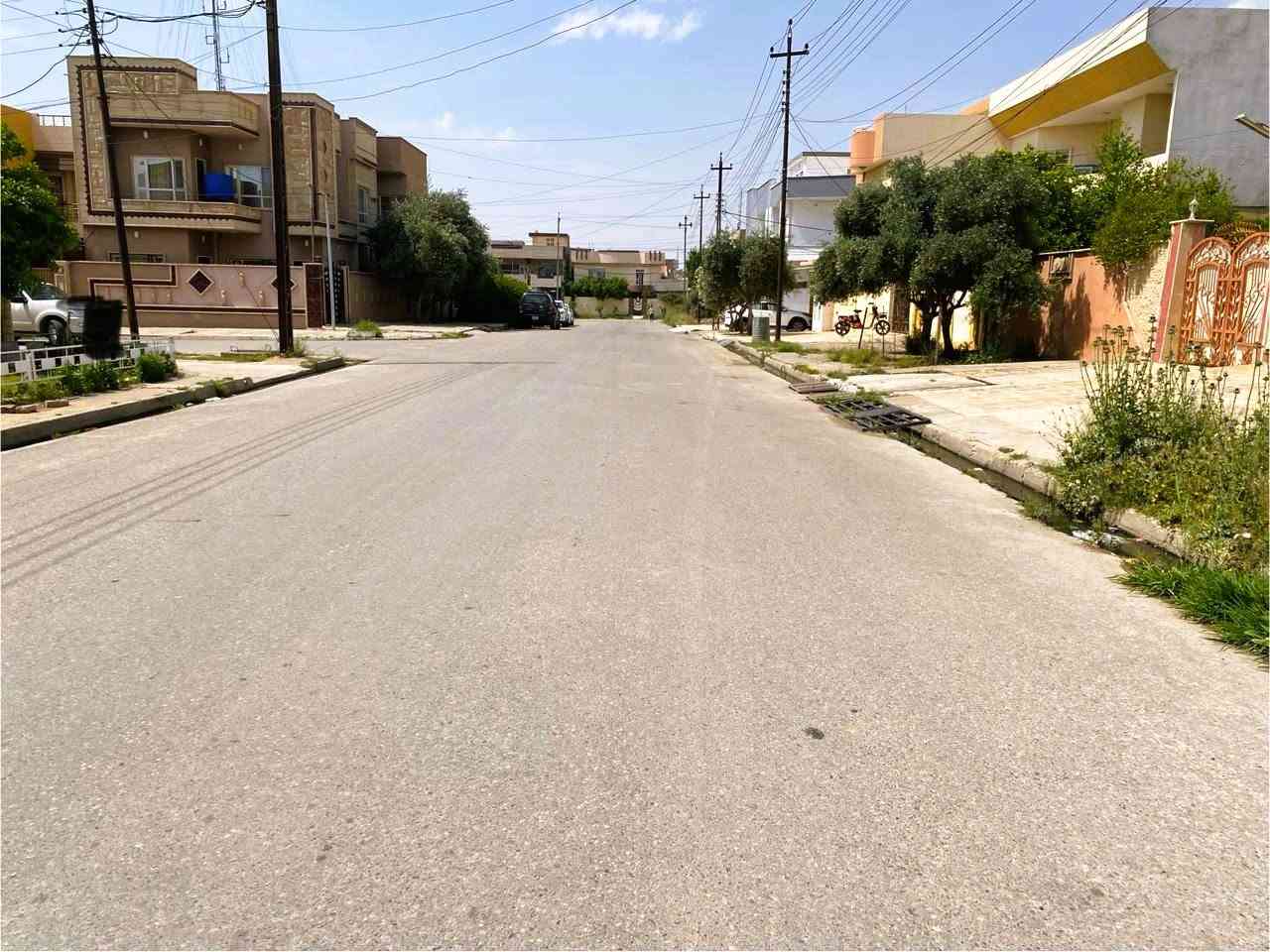 ارض للبيع بموقع هادئ ومميز في الجانب الايسر من مدينة الموصل

مقابل (حي المحاربين) بالقرب من شارع النخيل (المشاتل)

تبعد (واحد ونصف) كم تقريبا عن مطعم (قصر السلطان) و(حلويات دليل)

 تقع على شارع عرض 20 متر- ((اتجاه شروق))

 من صاحبها الشرعي مباشرة- ملك صرف سكني (طابو) سند لعام 2025

مساحة (205) واقع حال واجهة (7) تقريبا وعمق (30) وبالسند (195) متر

السعر المطلوب 186 مليون - للاستفسار اكثر الاتصال على: ***********
