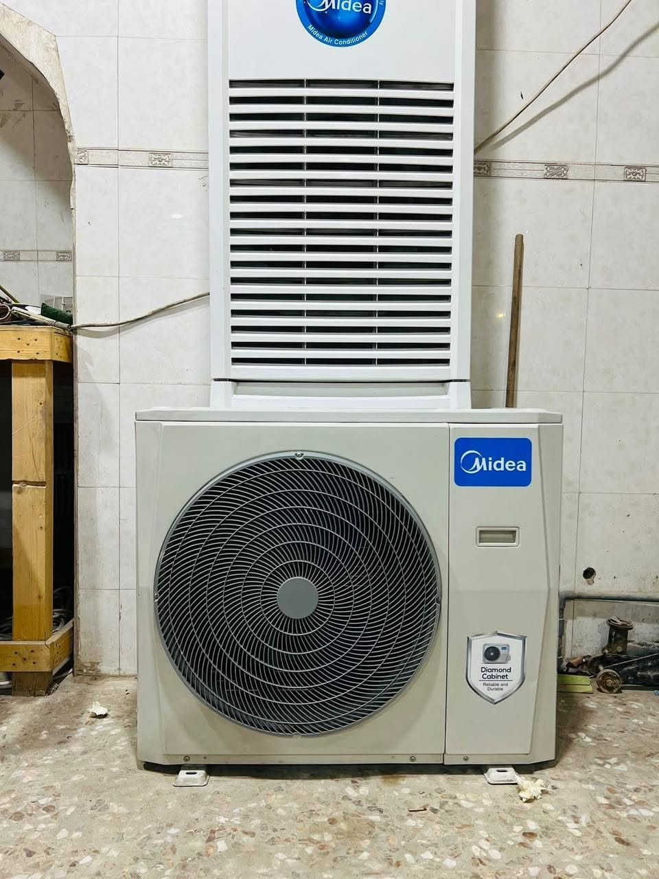 سبلت 3طن جديد كلش موسم وحد بس اشتغل غازه 410 السعر 750..
***********
