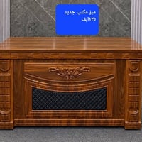 ميز مكتبي • مستعملة • موسم واحد