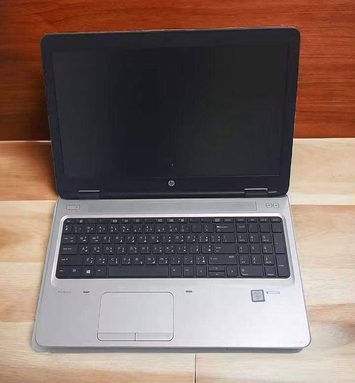 تخفيض الاسعار الكور سفن بسعر البلاش
مناسبة لبرامج الهندسة الاتوكاد و البوبجي 
لابتوب  HP ProBook كور سفن برام 8  كيكا و بهارد 256 ssd  بكرت شاشة شاشة داخلي 4 كيكا  و خارجي ٢ كيكا  بحجم 15.6  بسعر  ٢٧٥ الف دينار فقط ‼️

♦️HP ProBook 650 G2
لابتوب HP ProBook 650 G2

♦️Core i7 - 6th 
معالج كوراي 7- الجيل السادس 

♦️ Ram: 8  GB - DDR4 
رام 8 كيكا - نوع الرام DDR4 

♦️Hard Disk: 256  GB - SSD 
هارد 256 - نوع الهارد SSD

♦️GPU0: Intel (R) HD Graphics 520 - 4GB 
كرت شاشة داخلي انتل 4   كيكا
✅GPU 0: 4 GB intel HD Graphics 520 
✅GPU 1: 2GB AMD Radeon R7 M350
كارت شاشة خارجي من نوع AMD
✅CD and DVD مخرج سيدي 
✅VGA
✅Type-C
✅Sim card مكان السيم
♦️Keyboard: English - Arabic 
كيبورد ضوئي ليزري(انكليزي - عربي)

♦️Screen Size: 15.6 Inches 
حجم الشاشة 15.6

♦️ يحتوي على قرص DVD 📀 

🎁🎊  الهدايا والملحقات 🎊🎁

♡ حقيبة
♡ شاحنة اصلية 

⭐️ يوجد توصيل لجميع محافظات العراق 🚚
♡ 5 ألف بابل
♡ 7 ألف لجميع المحافظات.

📝 للحجز والاستفسار، 
يرجى التواصل معنا عبر ماسنجر الصفحة
او عبر الواتساب على الارقام الآتية: 
***********

♡ مركز نانو تكنولوجي 
لبيع وشراء اللابتوبات المستخدمة في العراق
العنوان: بابل - المحاويل - حي الاسرة 

ضمان  من اي عطل لعشرة أيام من تاريخ التسليم.
