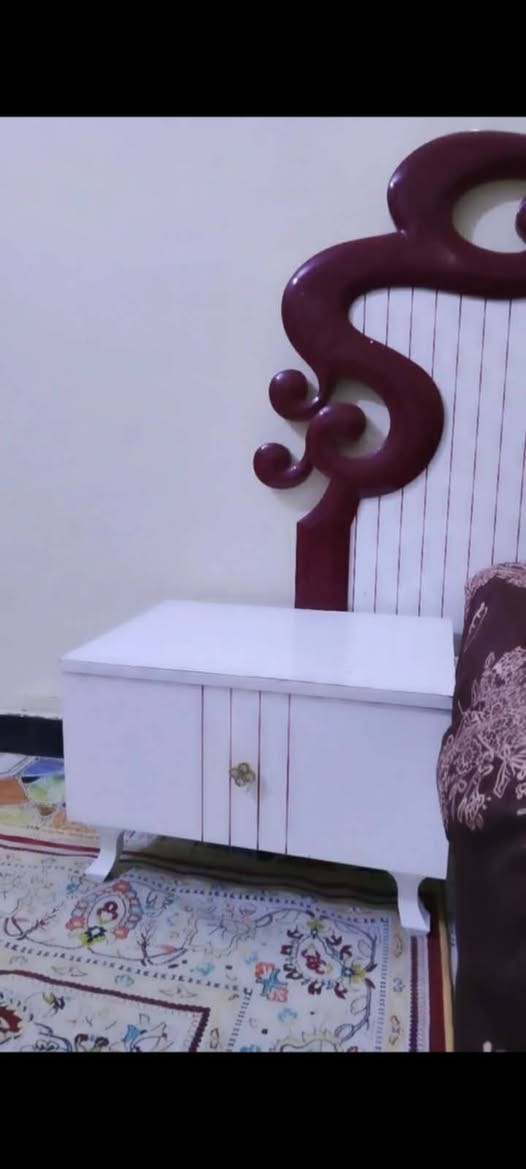 سلام عليكم غرفه للبيع نضيفه كلش 7قطع عارضها 550بيها مجال
***********
