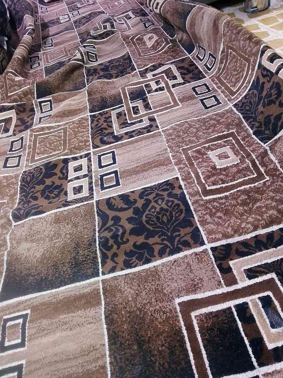 اربع قطع و مداديه
وحده حجمها 3ونص ب 5 
والثانيه 5 _ب 3ونص 
والثالثه 3_4
والرابعه 3_3 او اكبر بشي قليل 
 ومداه عرض متر وطول 3 

كلهم شلع. 140 الف واذا ب قطعه ف القطعه ب 35الف  وهم بيه مجال بسيط السعر
مكانهم موصل حي البكر التواصل على الخاص مندوبه مبيعات اعرض غراضكم مقابل عموله بسيطه
