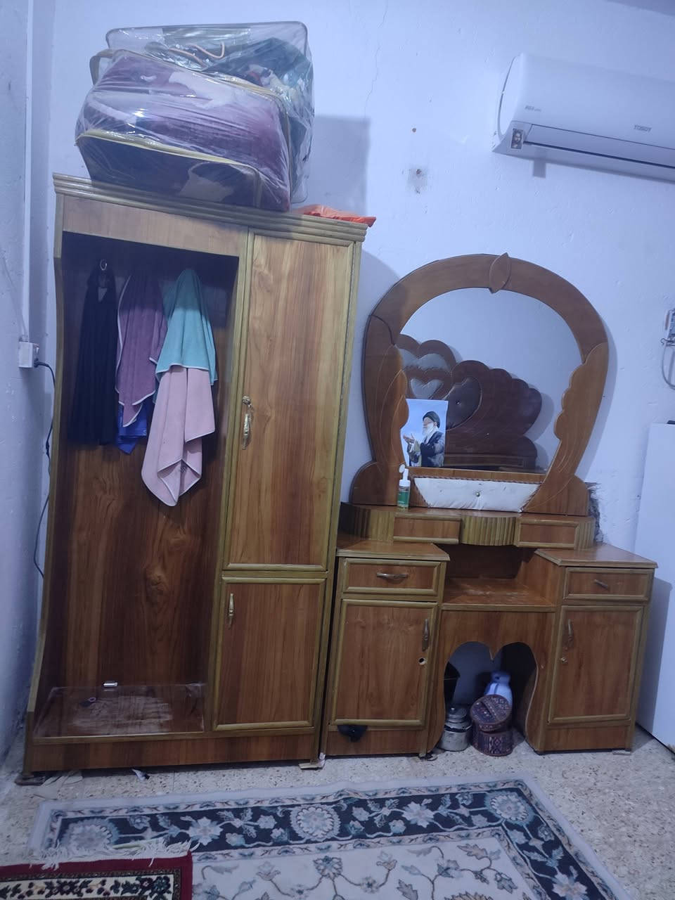 سلام عليكم غرفه البيع نضيفه حيل السعر 850وبيه مجال***********
