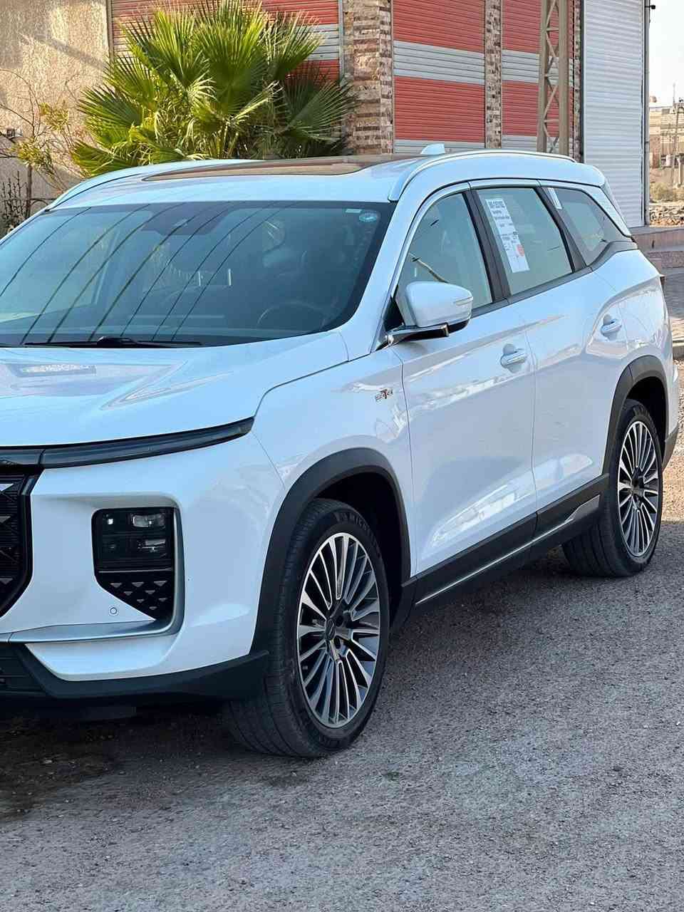 S09 2.0L LUXURY سوئیست

S09 2.0L LUXURY سوئیست

للتواصل على الرقم ***********بيه واتساب 

الموديل : 2025. ،    العداد: 75 الف كيلو متر 

الرقم : اربيل. ، خصوصي 

حالة السيارة : كلين تايتل 

المحرك : 4 سلندر  2.0L تيربو 254 حصان

الركاب : 3 صفوف مقاعد و 7 ركاب

المواصفات:

- إطارات قياس 20 إنش

- فتحة سقف بانوراما

- شاشة عرض ترفيهية قياس 15.6 انش

- شاشة عدادات رقمية قياس 10.25 انش

- كاميرات محيطية 540 درجة

- رادار تفاعلي

- نظام تحذير مغادرة المسار

- نظام الكبح التلقائي في حالة الطوارئ

- نظام القيادة شبه الذاتية

- نظام مراقبة النقطة العمياء

- نظام التحكم بنزول المنحدرات

- حساسات أمامية و خلفية 

- نظام التحذير من التصادم الأمامي والخلفي

- نظام الفرامل الأوتوماتيكي Autohold

- نظام ابل كار بلاي واندرويد أوتو لاسلكي

- نظام صوتي متطور 8 سماعات من Sony

- بلوتوث / هاتف السيارة

- مقعد السائق والراكب كهربائي

- مقاعد السائق والراكب تدفئة + تبريد 

- إنارة محيطية + إنارة ترحيبية

- عتبات الأبواب مضيئة

- الأضواء الأمامية والخلفية أوتوماتيكية ليد (LED)

- المرايا الجانبية قابلة للطي كهربائياً.

- المرايا الجانبية قابلة للطي كهربائياً. ابو الخصيب, البصرة

