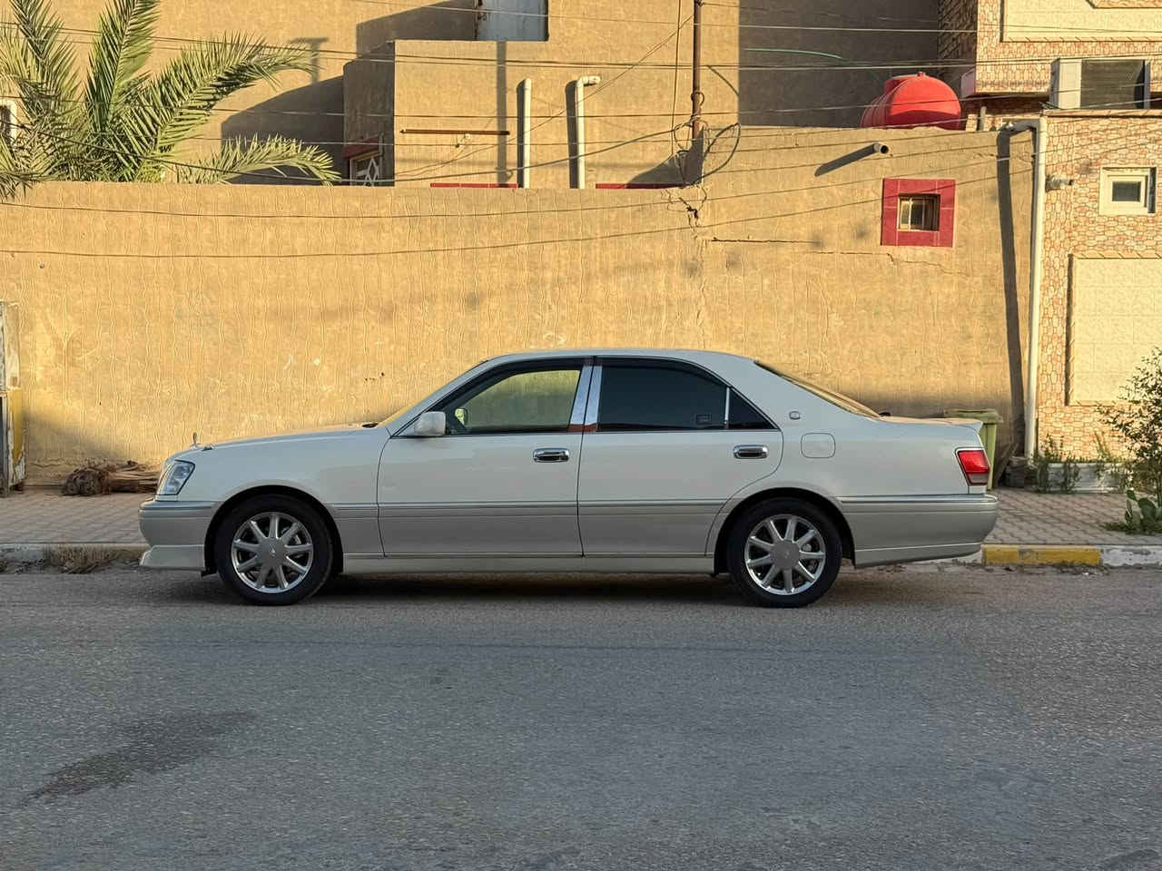 سلام عليكم
كراون ملكه 2003 رقم كركوك انكليزي قرار 48 وبأسمي
3 دكم كرستال اصل  خضراوي
مكينه D4 الكبير اصل كرستال
شاصي 75
مكان السياره النجف
السعر 145 وبيها مجال للشراي
الرقم ***********
