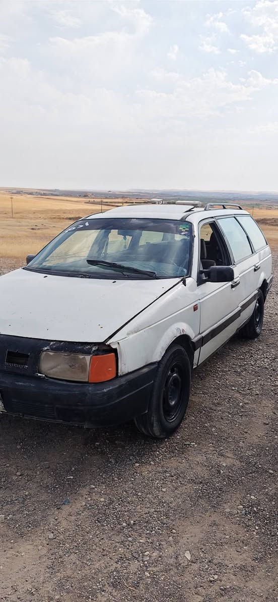 🚗 للبيع فولكس فاغن واغن 🚗
باسات
🔧 المواصفات:
كير محرك بشرط
تاير وطخم أمامي وخلفي
كلو شرط
محوّرة غاز 60 لتر
محرك 0.8
جام أمامي جديد
السيارة جاهزة للاستخدام
📌 السيارة مثل ما موضحة بالصور 
السعر 36 وبية مجال 
***********
