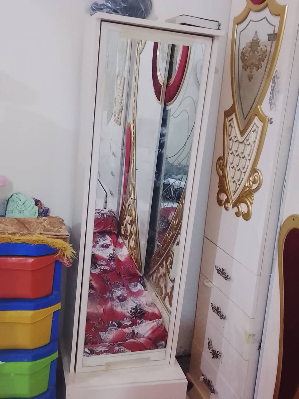 غرفه تركيه البيع سعر مناسب 700 الف فقط بيها مجال حك جيه هذا رقم واتساب 
***********
