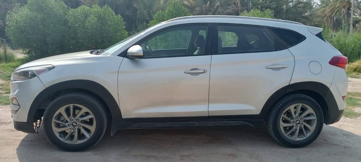 سلام عليكم توسان موديل 2018 وارد امريكي 
حادث بجم بدون اير باك 
السعر 160 وبيها مجال قليل 
الرقم /***********
مكان السياره كربلاء المقدسه
