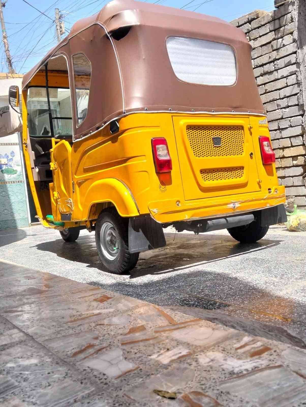 السلام عليكم
تكتك للبيع موديل 2022 شهر 12
كفاله عامه كشر والمكينه عده دوسة وحده معمره 
رقم بغداد تحويل ثاني يوم بأسمي 
تخم تاير جديد صارلهن يومين من شديتهن
السعر ﴿10﴾ ونص وبيها مجال حك الجيه 
العنوان بغداد العبيدي 
رقم ﴿***********﴾
