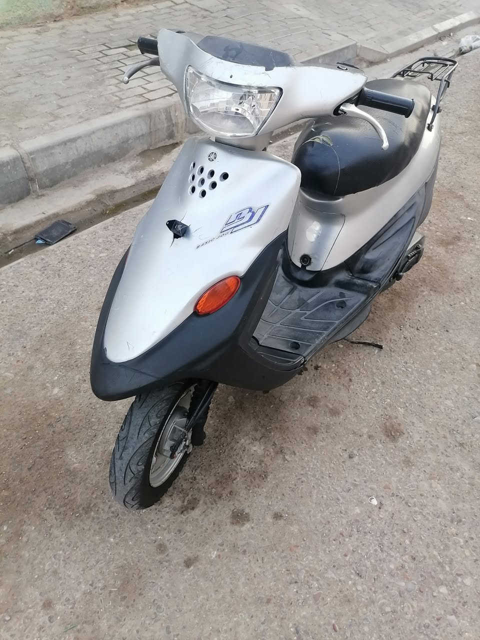 السلام عليكم دراجه بيجي نضيفه مثل ماواضح بصوره كلشي يشتغل   بيه سعر 350 بيه مجال بصيط    دراجه مفتوح ***********
