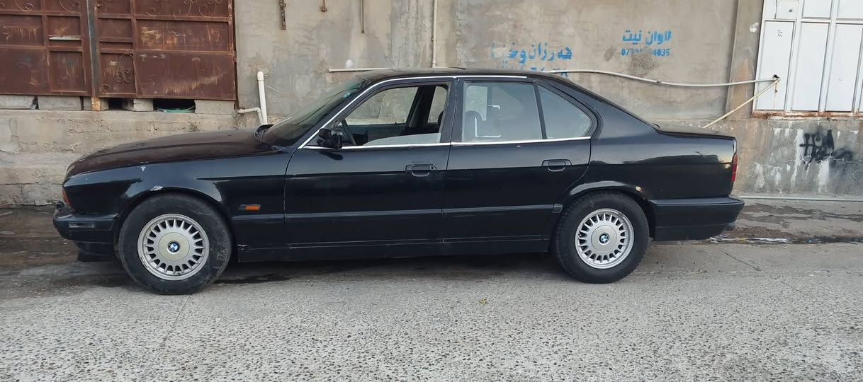 سلام عليكم للبيع بي ام موديل 1992
حجم 525 سياره حلو يحتاج بس اشويه ترتيبات كير اوتو محرك كبس سلايت تبريت شرط تحويل وكاله كله شرط 
سعر 38بيها مجال رقم موبايل *********** مكان كركوك
