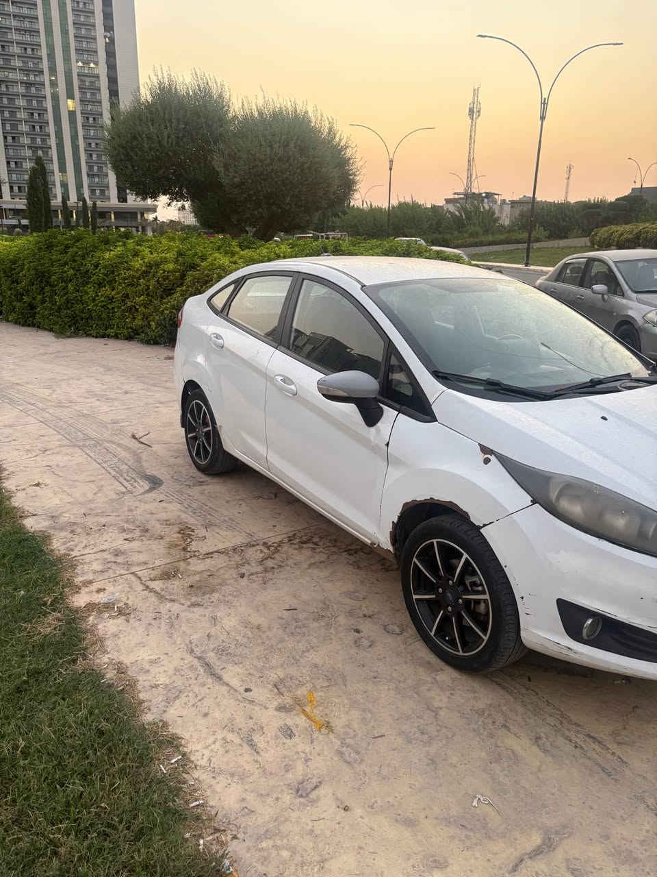 فۆرت فیستا مۆدیل 2018
4 پارچە سبوغ مکینە گئر بە شەرت 
سیارکە بئ مەسروف سیارکە هی معرز نیە 
بە ناوە خۆمە
***********
*********** أربيل, العراق
