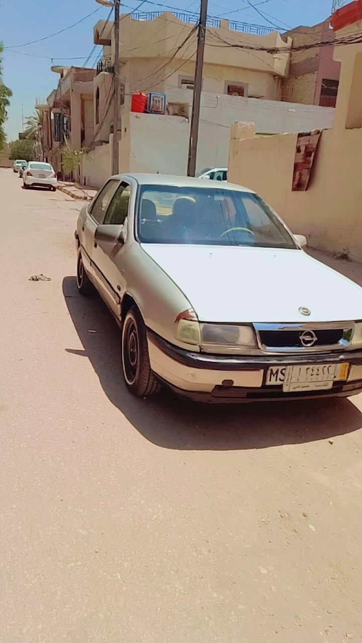 سلام عليكم اوبل فيكترا موديل ١٩٩١للبيع سياره خير من الله نضيفه مالة جاناي مكينه وكير كورله مشروطة حداديه جديده مكاني نجف كوفه للاستفسار الاتصال ***********غير متواجد على الفيس
